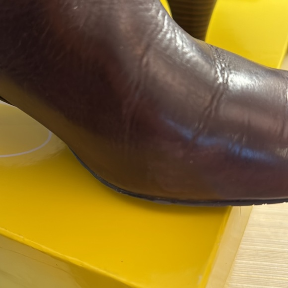 CIRCA JOAN&DAVID Brown Leather Booties - Picture 5 of 10